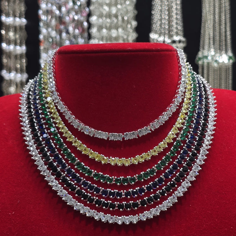 Collar de plata con microcircones de colores