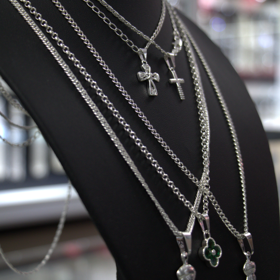 Lote de Cadenas de Plata con Colgantes – Diseños Surtidos