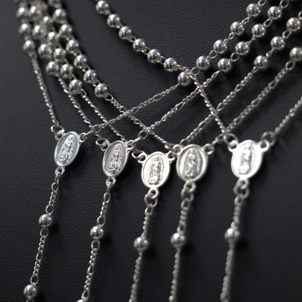 Lote de Cadenas de Plata con Medallas Religiosas