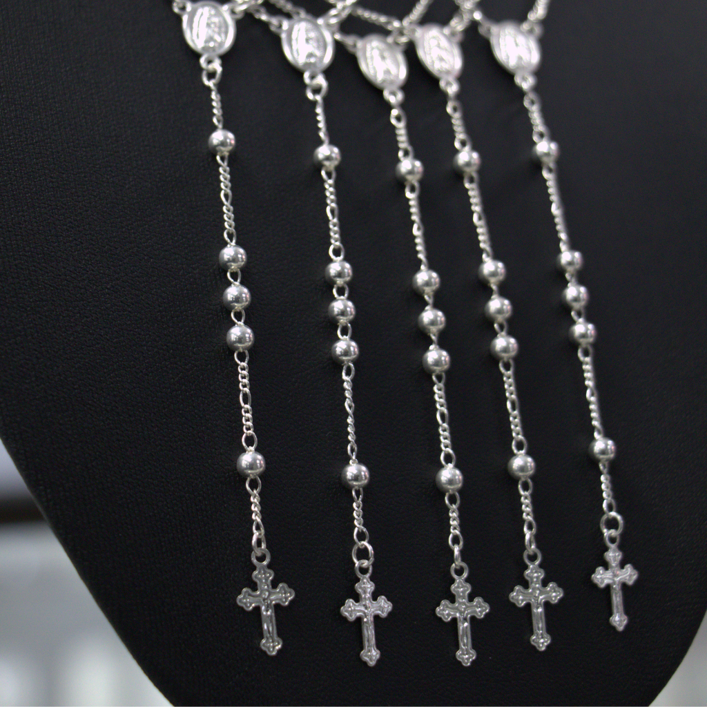 Lote de Cadenas de Plata con Medallas Religiosas