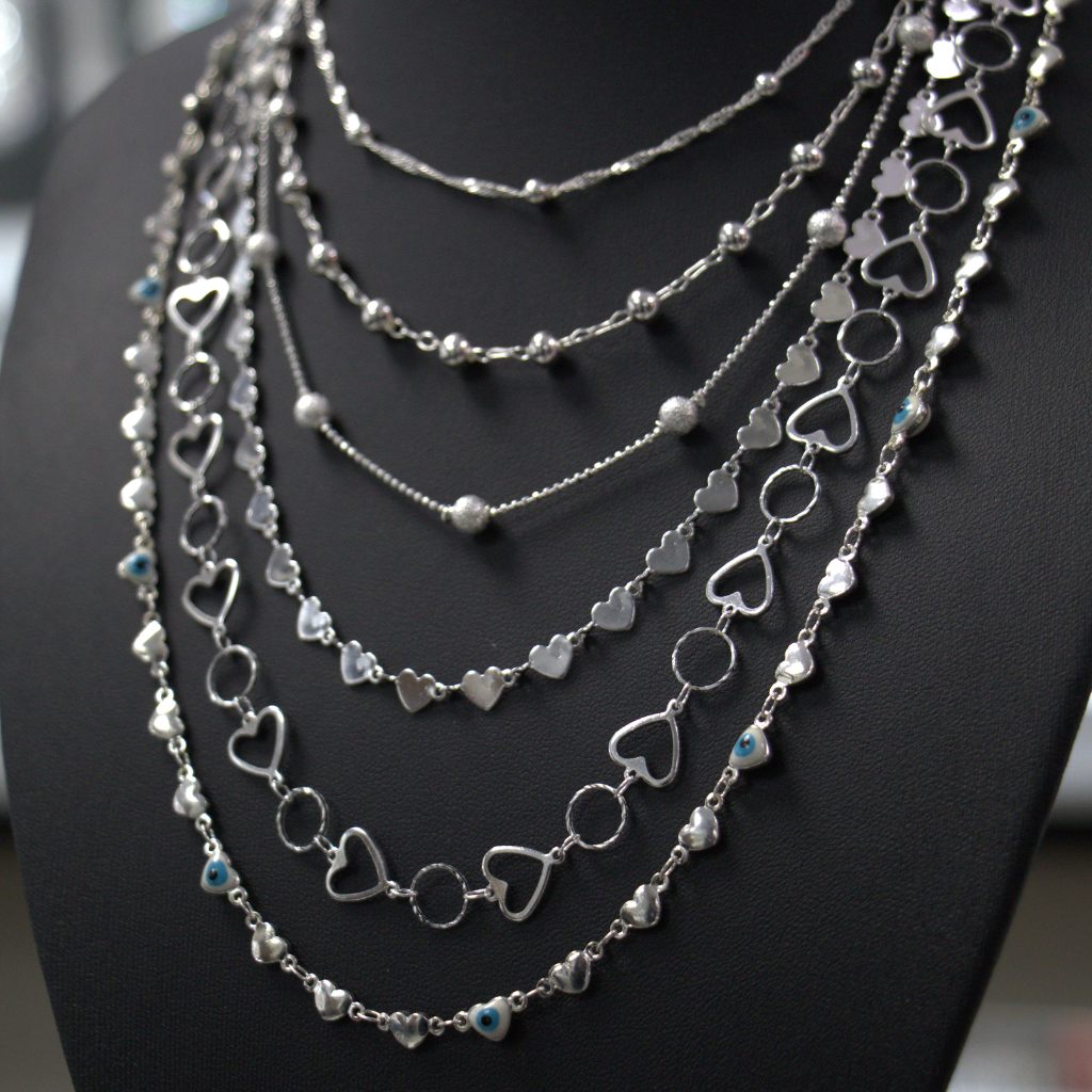 Lote de Collares de Plata con Corazones y Dijes