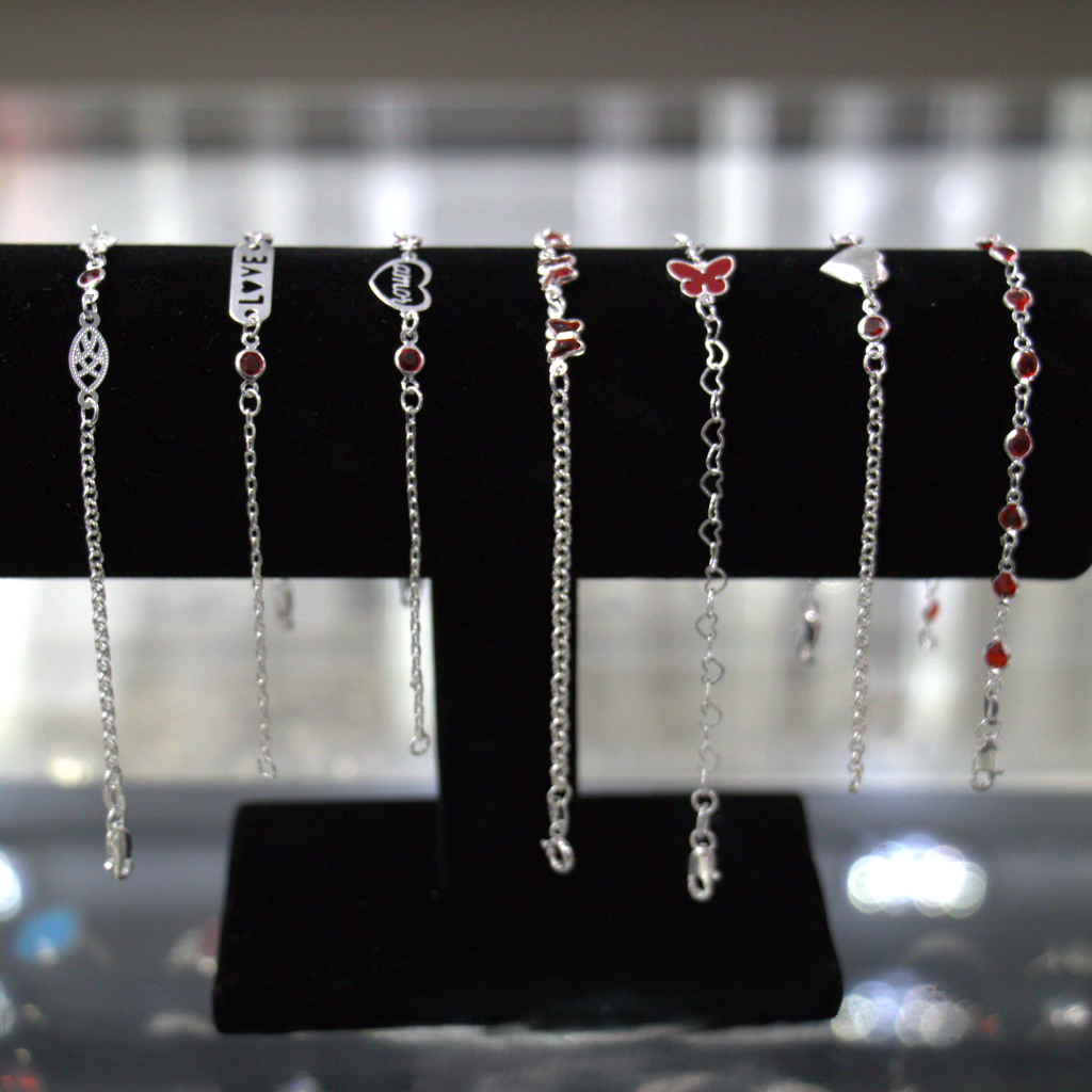 Lote de Pulseras de Plata con Dijes – Diseños Surtidos para mujer