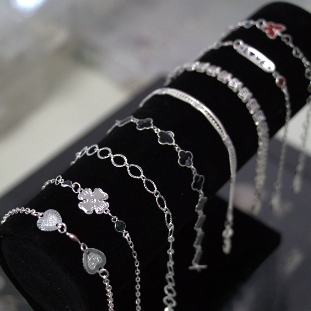 Lote de Pulseras de Plata para Mujer con Dijes