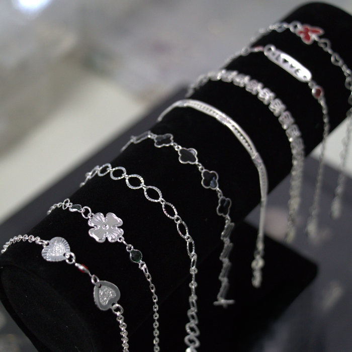 Lote de Pulseras de Plata para Mujer con Dijes