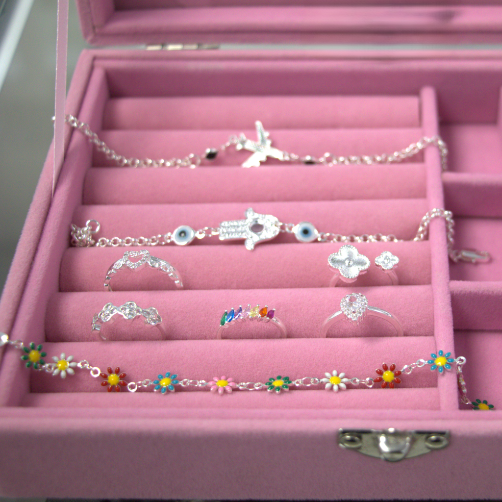 Lote de Pulseras y Anillos de Plata para Mujer – Diseños Surtidos