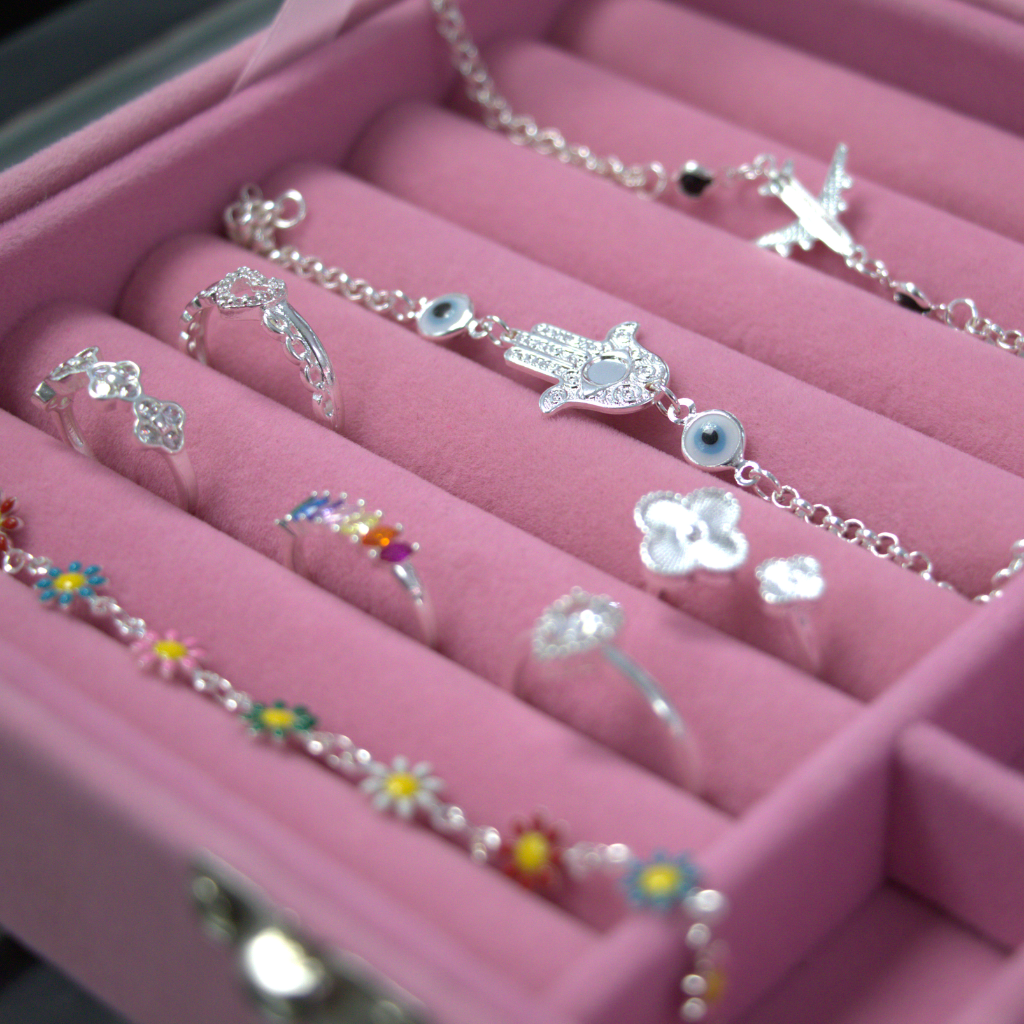 Lote de Pulseras y Anillos de Plata para Mujer – Diseños Surtidos
