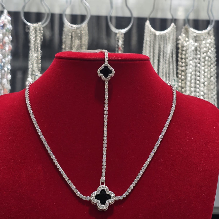 Conjunto de Collar y Pulsera con Trébol
