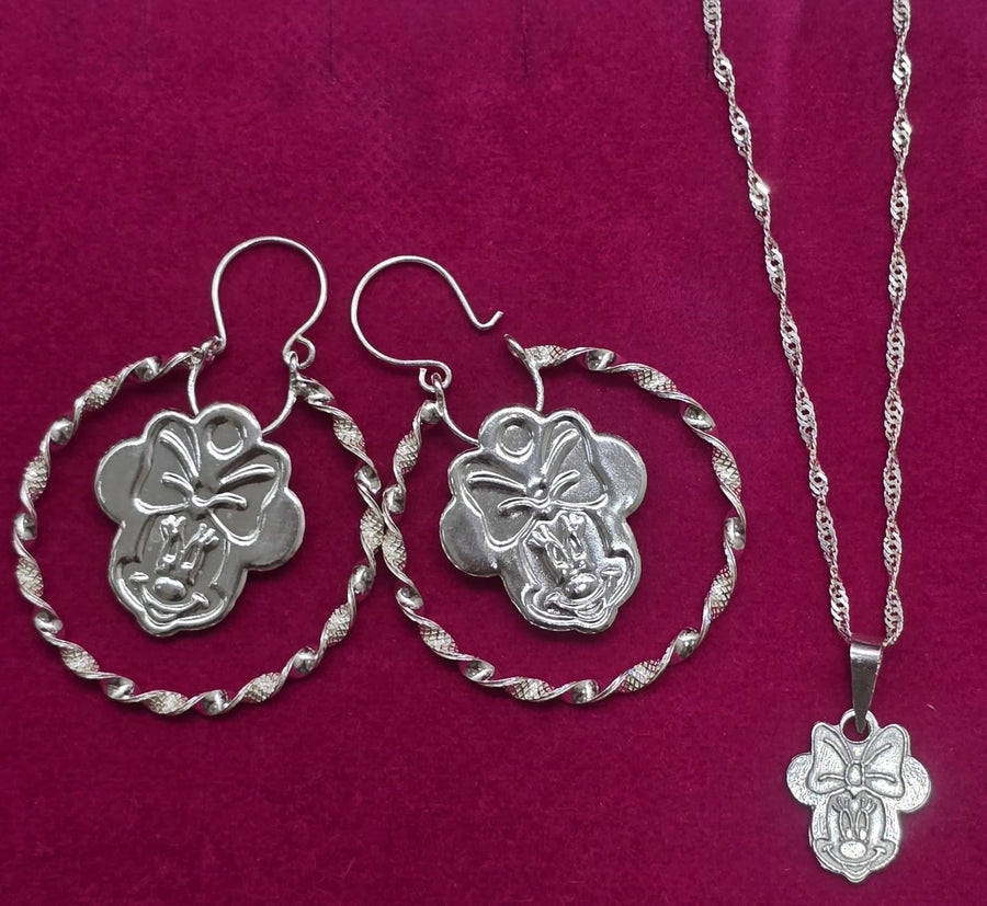 Conjunto de Aros y Cadena con Colgante